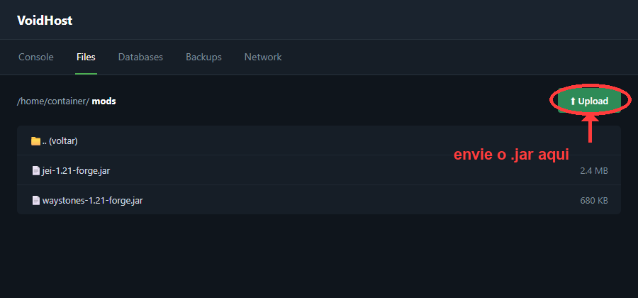Painel de arquivos do servidor, aba Files, com seta indicando o botão de upload na pasta mods